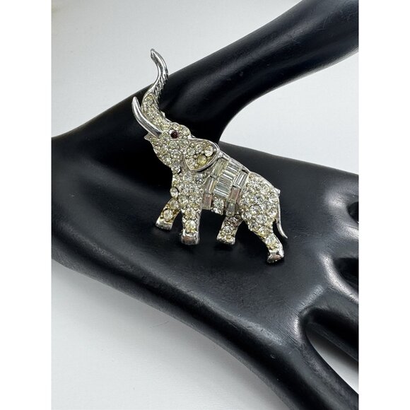 Solitaire & Baguette Clear/Colorless Crystal Elephant Brooch/Pin - Picture 1 of 5